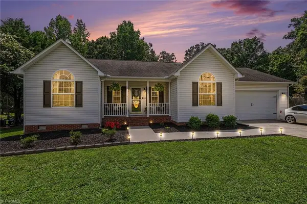 842 Charter Oaks Drive, Randleman, NC 27317
