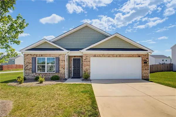 122 Stone River Way, Mayodan, NC 27027