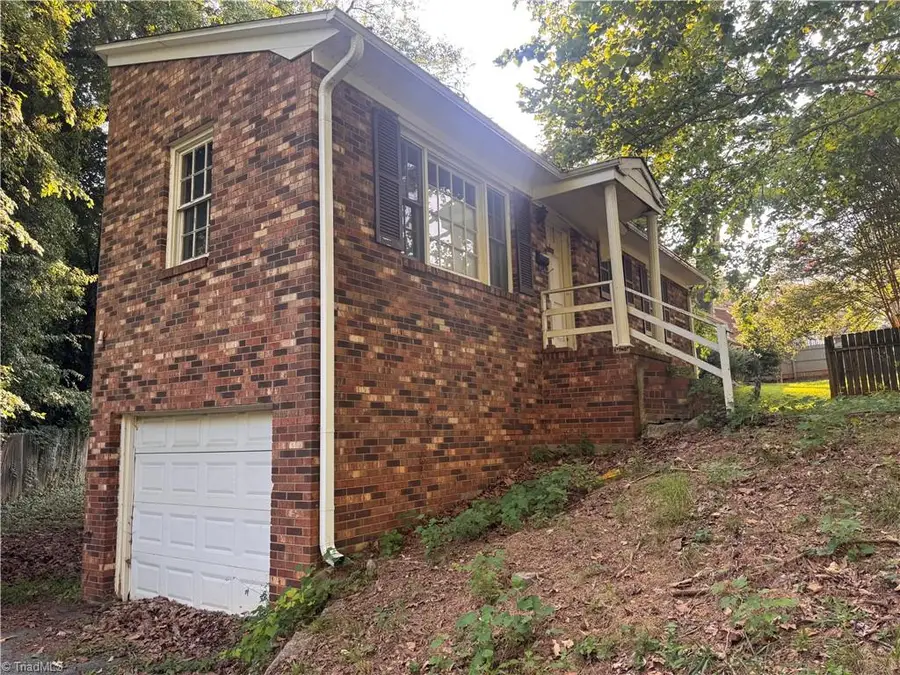 3260 Robinhood Road, Winston Salem, NC 27106 - #3