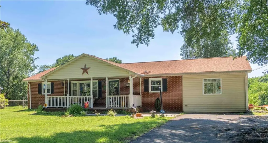 1826 Old Hollow Road, Walkertown, NC 27051 - #1