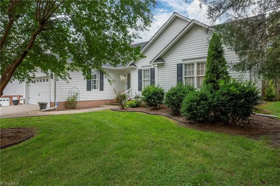 6630 Valleyoak Drive, Clemmons, NC 27012 - #2