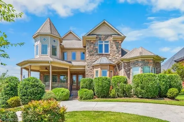 1014 Salem Village Lane, Clemmons, NC 27012