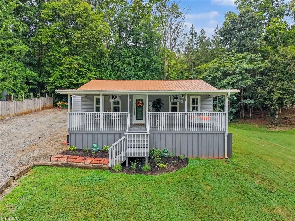 390 Woodhaven Shores Drive, Lexington, NC 27292 - #1