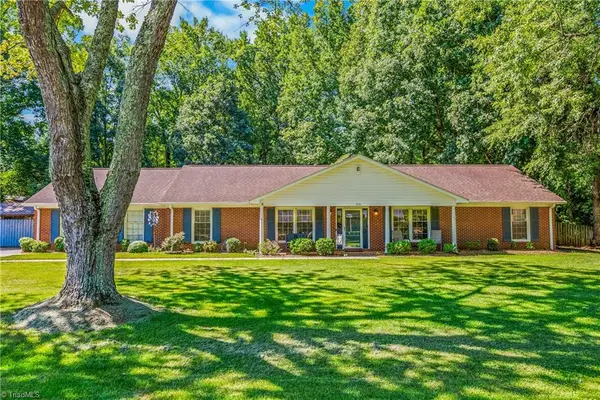 216 Vancouver Court, Kernersville, NC 27284