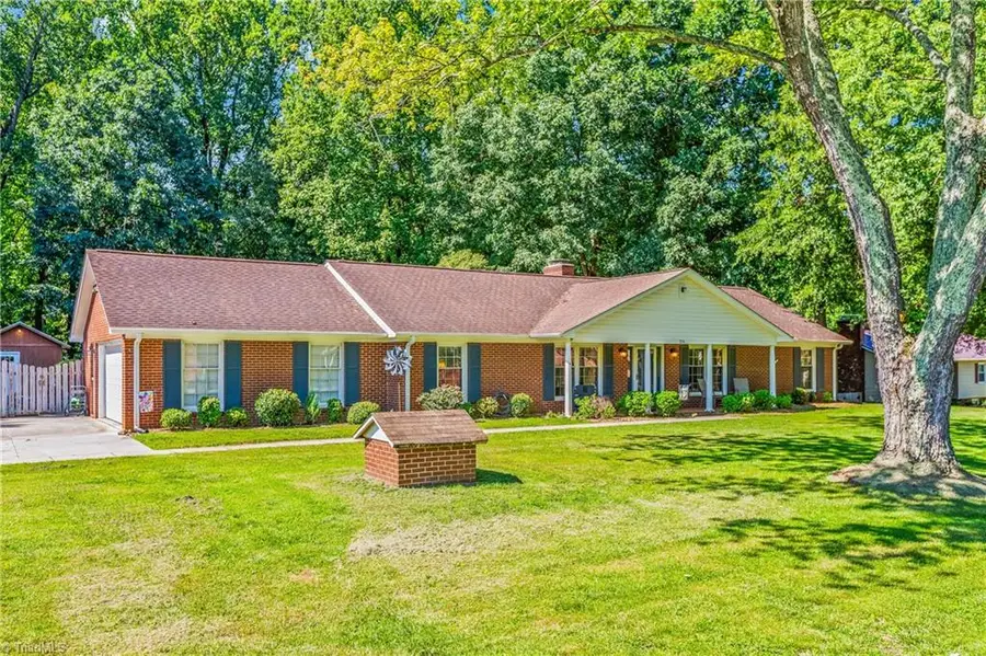 216 Vancouver Court, Kernersville, NC 27284 - #2