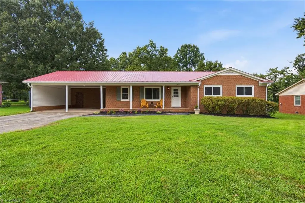 211 Maxwell Drive, Lexington, NC 27295 - #1