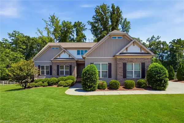 5612 Crooked Oak Drive, Summerfield, NC 27358