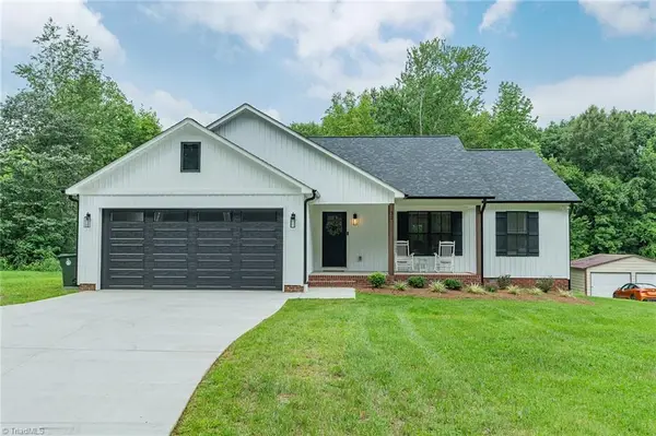 32 Ranchor Drive, Thomasville, NC 27360