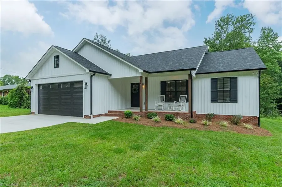 32 Ranchor Drive, Thomasville, NC 27360 - #2