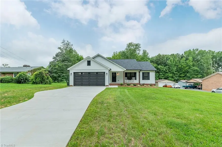 32 Ranchor Drive, Thomasville, NC 27360 - #3