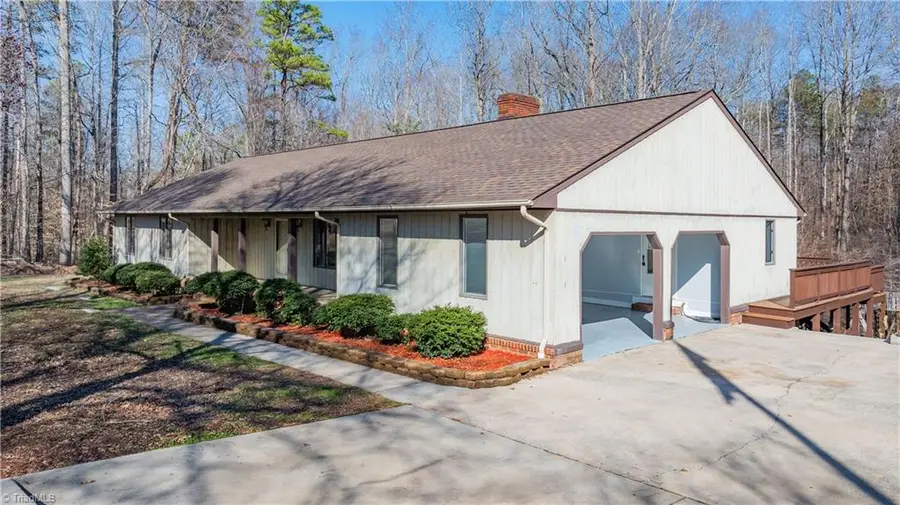 682 Cecil Street, Thomasville, NC 27360 - #3