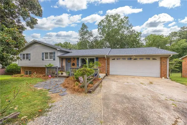 3900 Briarwood Avenue, High Point, NC 27265