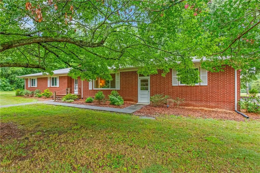 5228 Weatherly Road, Greensboro, NC 27406 - #2