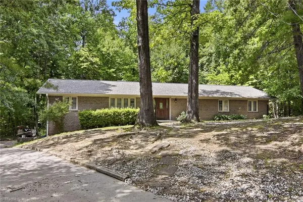 6 Hidden Valley Court, Greensboro, NC 27407