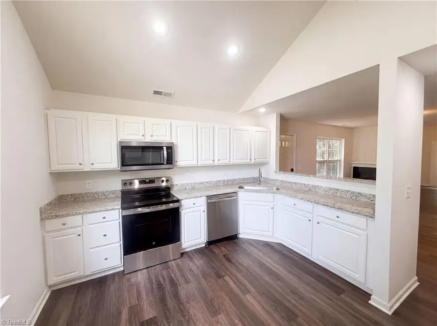 30 Pickwick Place, Greensboro, NC 27407 - #2