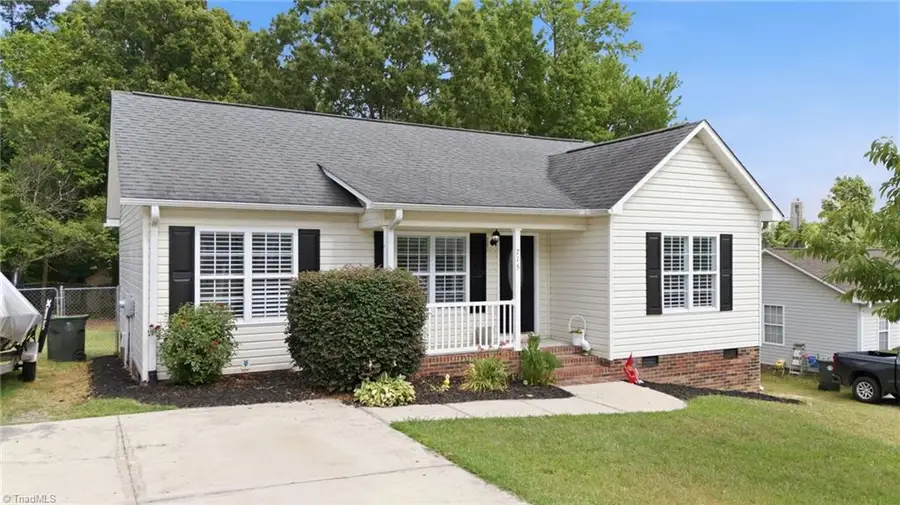 715 Dillon Street, Thomasville, NC 27360 - #3