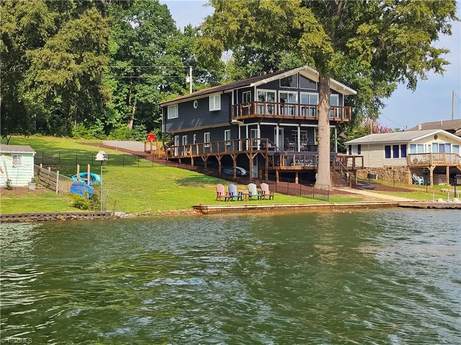 634 Pinehaven Drive, New London, NC 28127 - #2