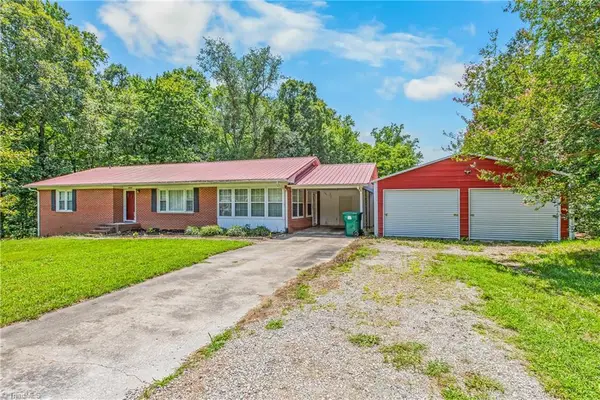 4994 Hampton Road, Clemmons, NC 27012