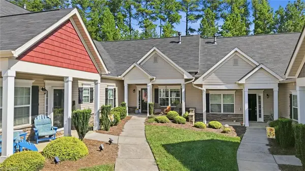 219 Hawks Nest Circle, Clemmons, NC 27012