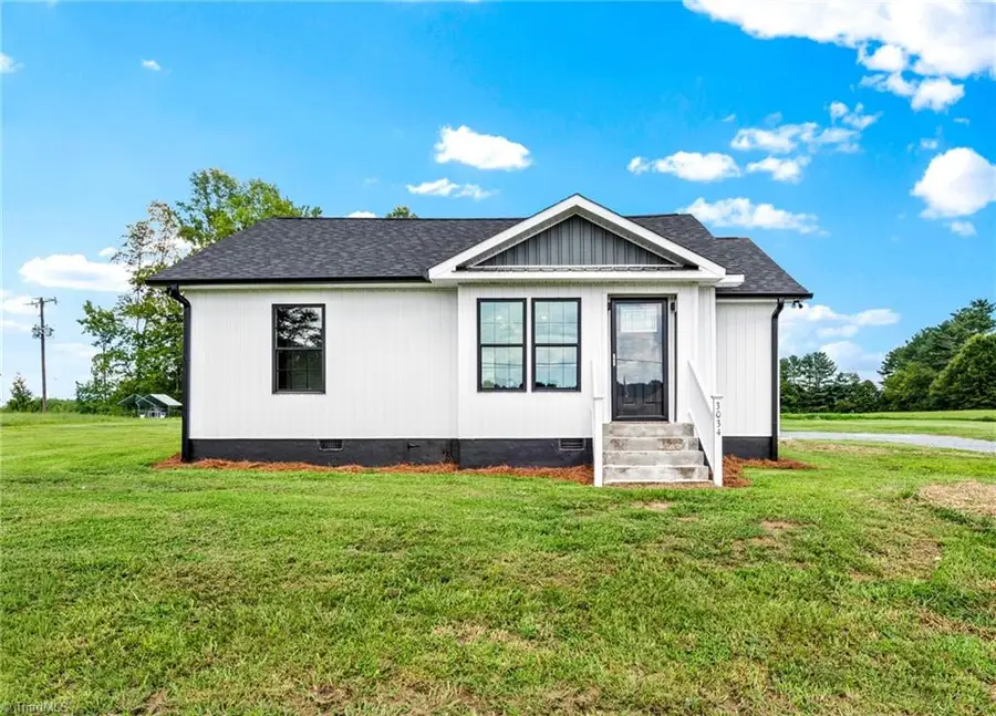 3036 Us Highway 21, Hamptonville, NC 27020 - #2