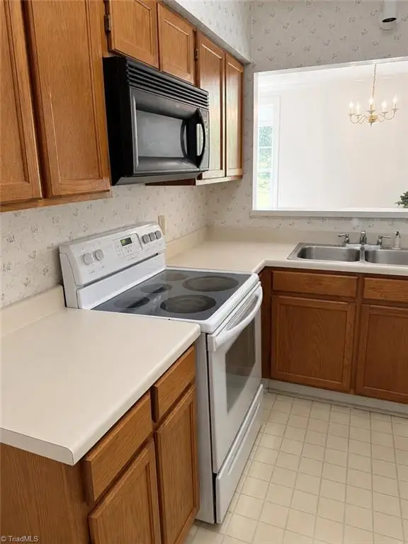 324 Meadows Circle, Winston Salem, NC 27104 - #2