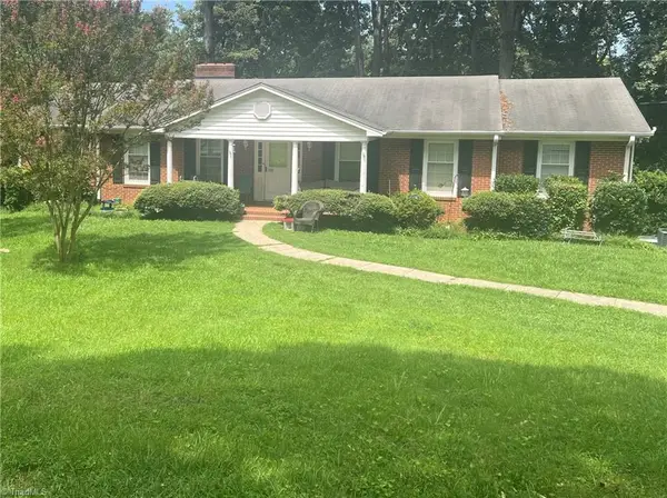 1131 Barclay Terrace, Winston-Salem, NC 27106