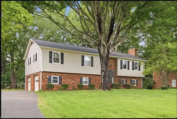 436 Peace Haven Road, Winston-Salem, NC 27103