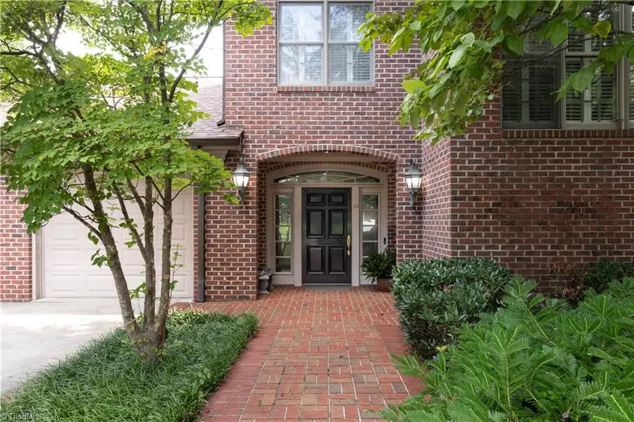 120 W 1st Avenue, Lexington, NC 27292 - #2