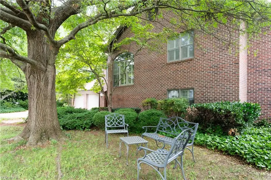 120 W 1st Avenue, Lexington, NC 27292 - #3