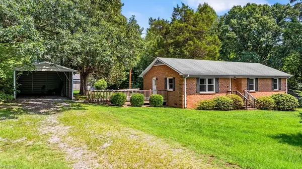 5718 Lauderdale Road, Browns Summit, NC 27214