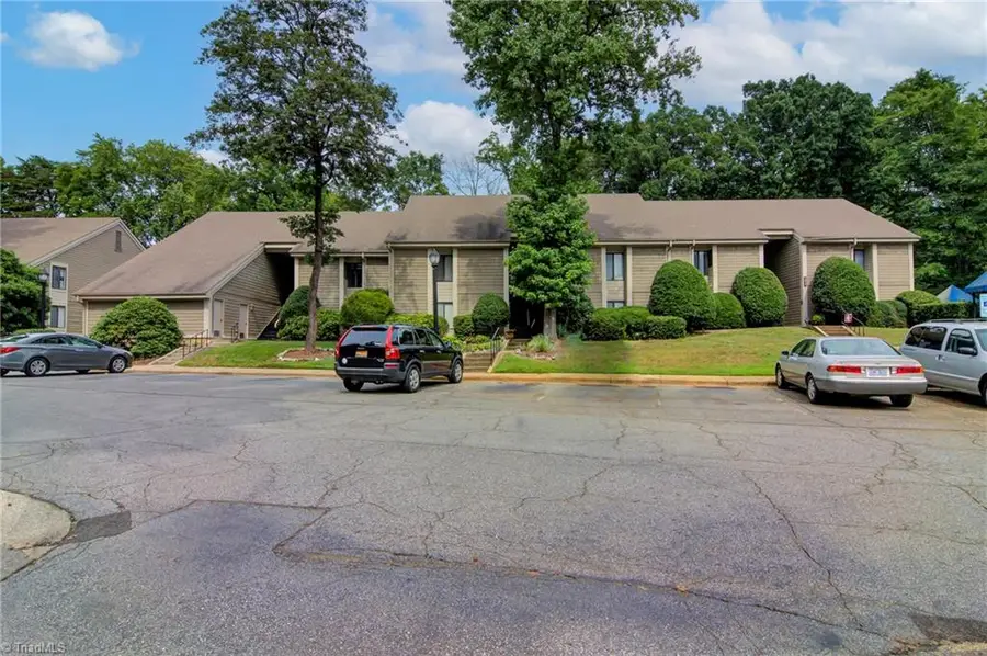 1518 Benjamin Parkway #D, Greensboro, NC 27408 - #2