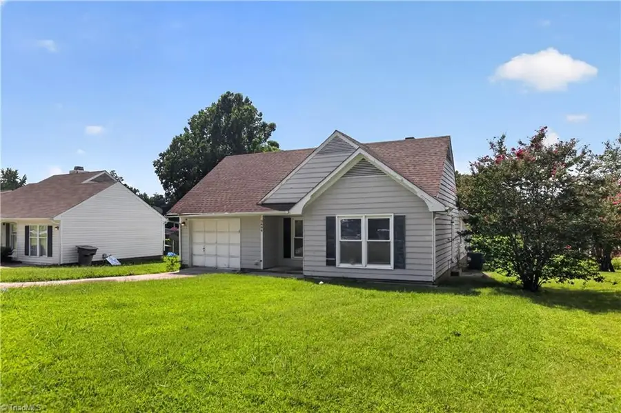2606 Vestal Street, Greensboro, NC 27406 - #3