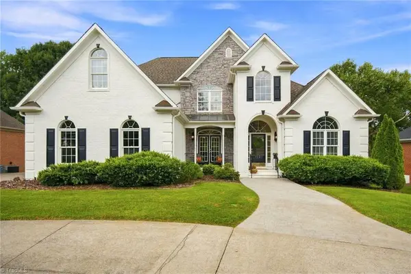 1021 Glen Day Drive, Clemmons, NC 27012