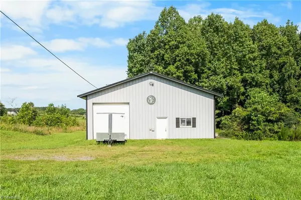 1849 Old Stage Road, Yadkinville, NC 27055