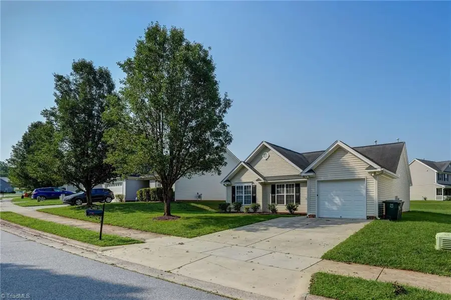 5811 Sycamore Glen Road, Greensboro, NC 27405 - #2