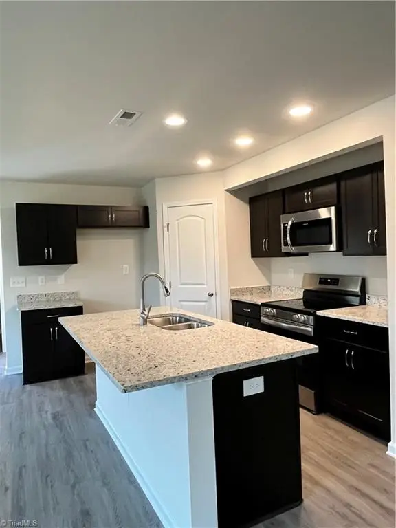 670 Oakwood Circle, Lexington, NC 27295 - #2
