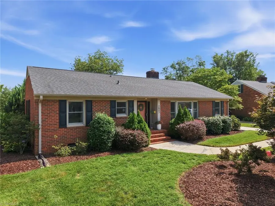 2807 Northampton Drive, Greensboro, NC 27408 - #2