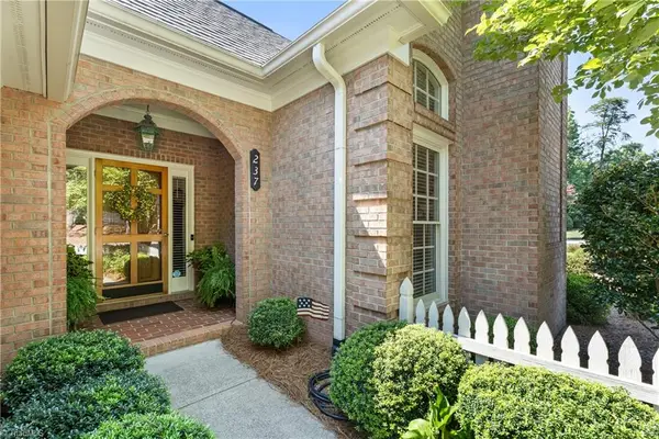 237 Village Green Square, Winston-Salem, NC 27104