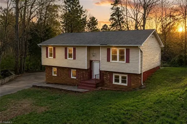 1712 Village Place, Winston-Salem, NC 27127