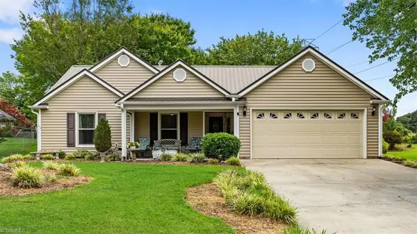 4104 Chinaberry Court, Greensboro, NC 27405