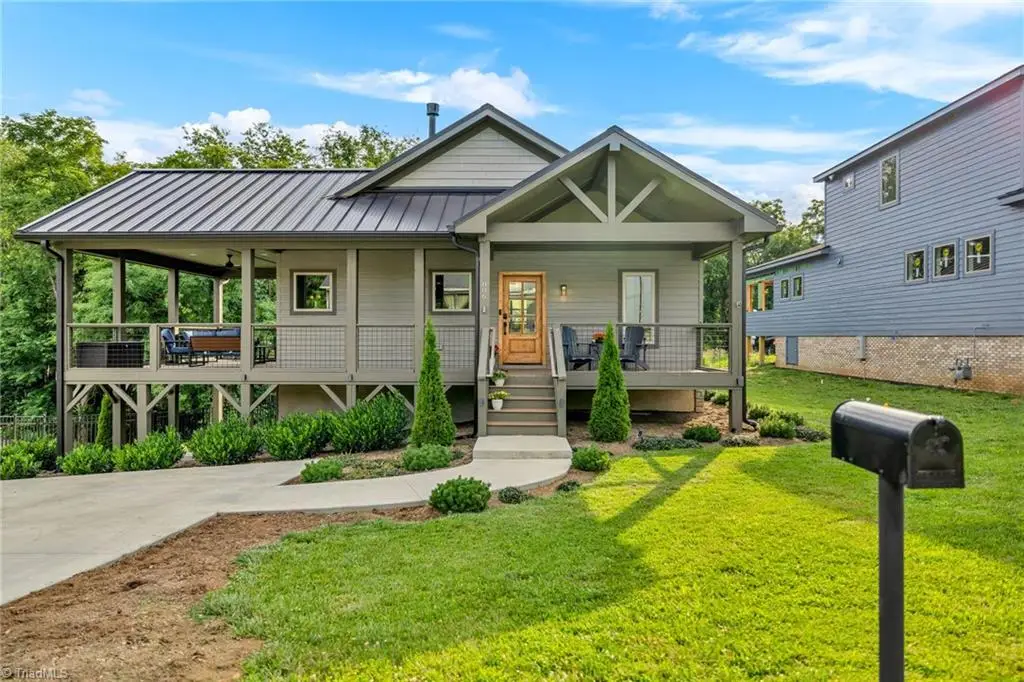 806 Hillcrest Avenue, West Jefferson, NC 28694 - #1