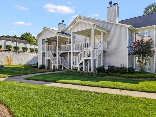 7404 Riverview Knoll Court, Clemmons, NC 27012