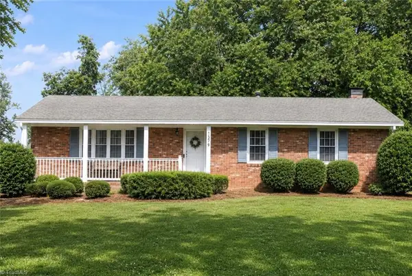 1379 Lynndale Drive, Winston-Salem, NC 27106