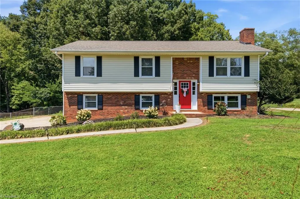 6060 Bobbybrook Drive, Clemmons, NC 27012 - #1