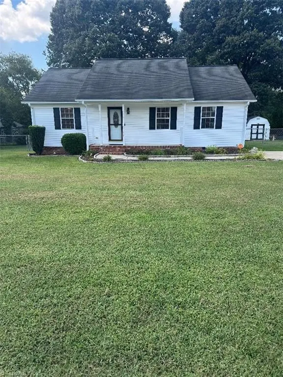 105 Bell Drive, Thomasville, NC 27360 - #1