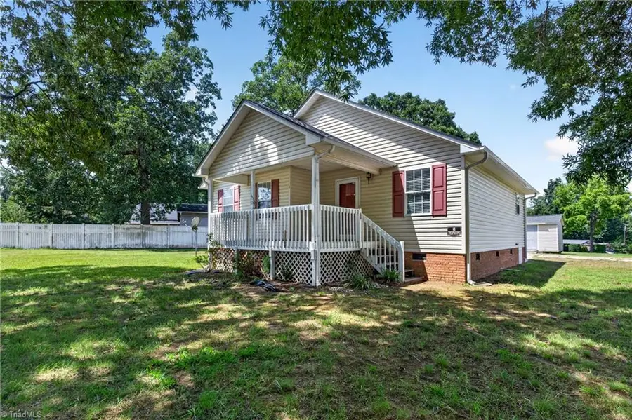 8 Hinkle Street, Thomasville, NC 27360 - #2