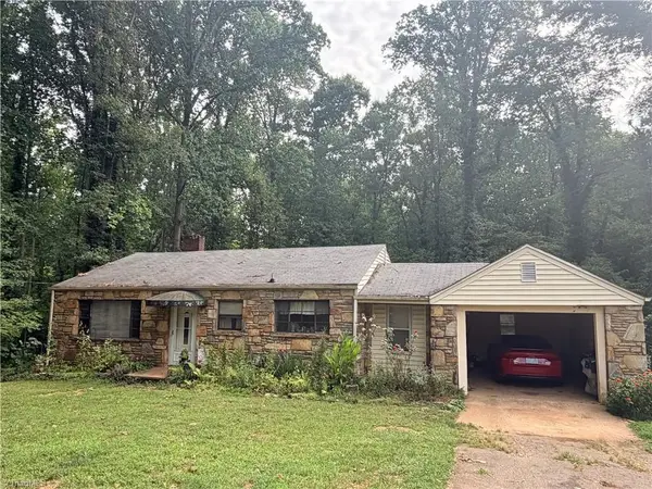6821 University Parkway, Rural Hall, NC 27045