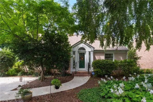 211 E Avondale Drive, Greensboro, NC 27403