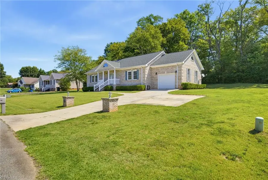 726 Cypress Hill Drive, Eden, NC 27288 - #3