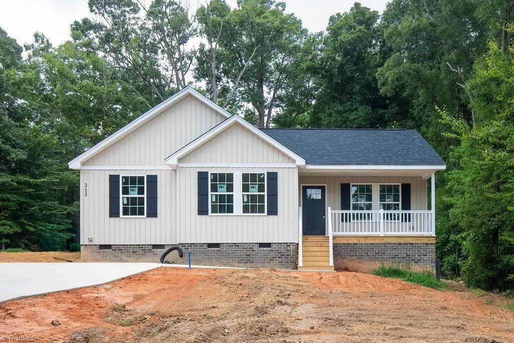 212 Koontz Avenue, Thomasville, NC 27360 - #1